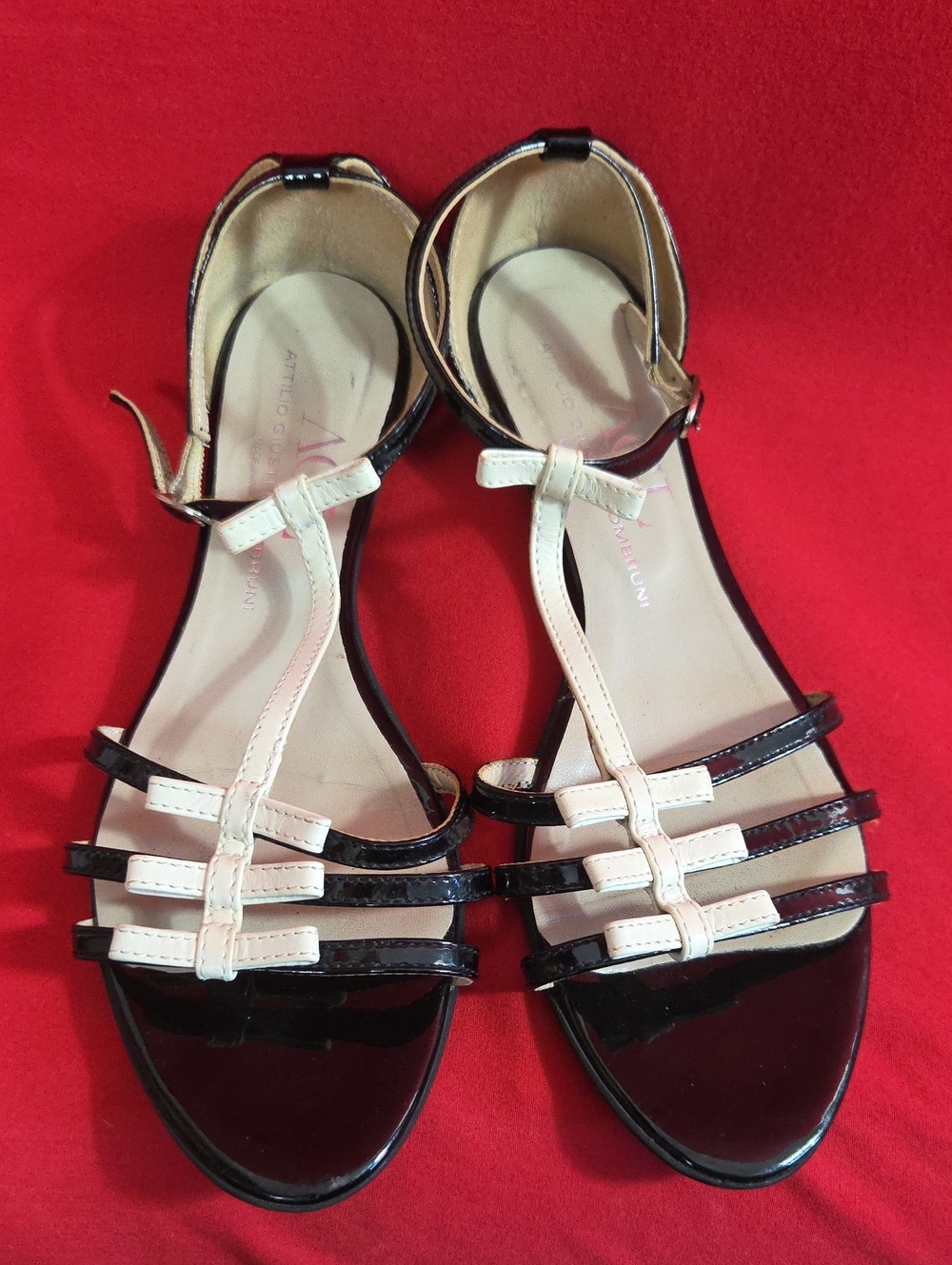 AGL (Attilio Giusti Leombruni) black white leather strap flat sandals Size 8 38